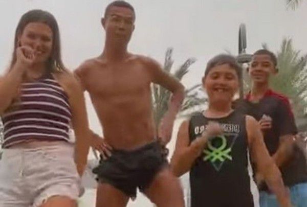 free艳丽少妇pics